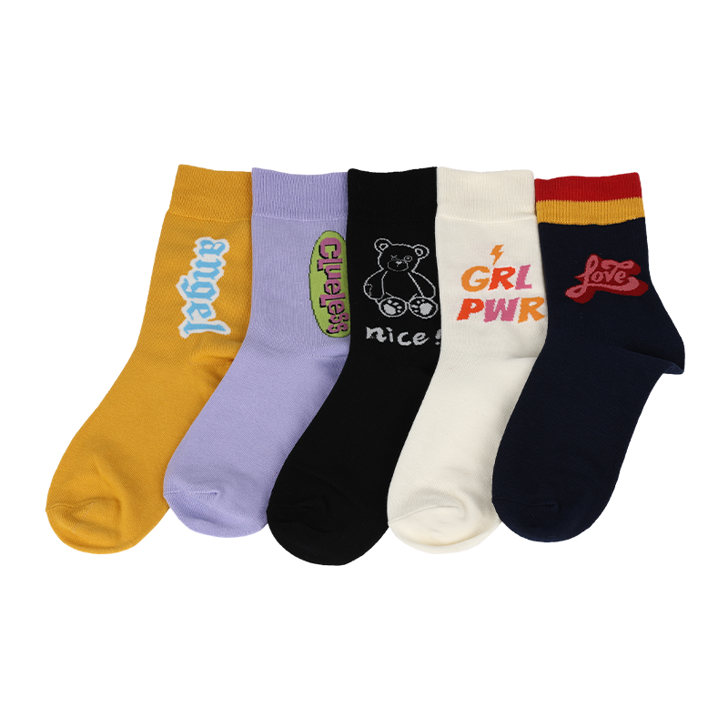 Cores e designs personalizados para meias masculinas clássicas com letras