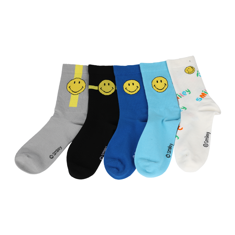 Meias masculinas casuais personalizadas com padrões e letras de emojis sorridentes, que são feitas com algodão de alta qualidade, então as meias são macias, confortáveis, duráveis, respiráveis ​​e quentes.