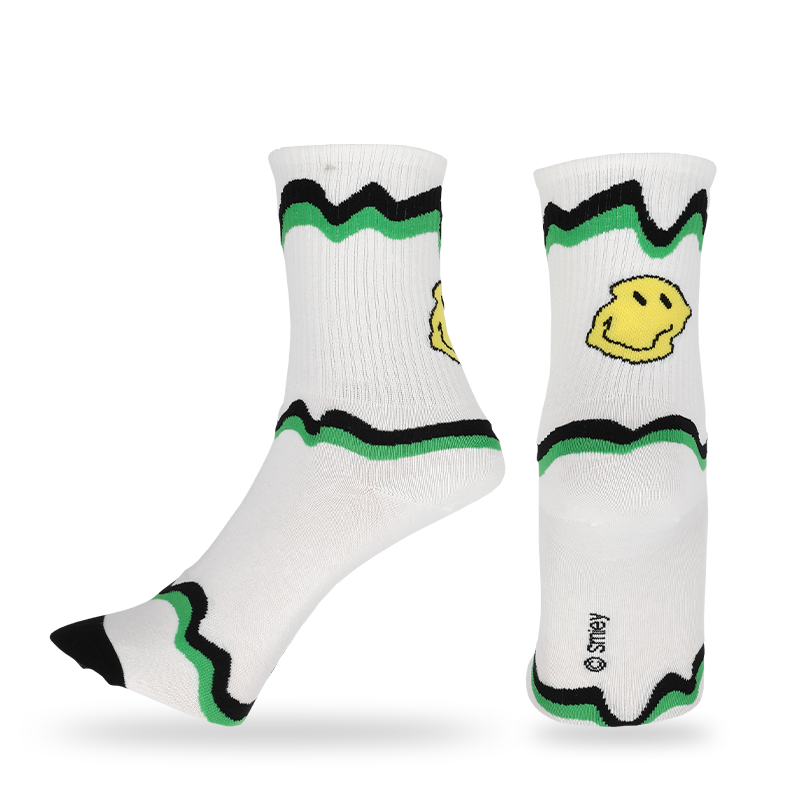 Meias casuais com rostos sorridentes de moda masculina, que são feitas com algodão de alta qualidade, então as meias são macias, confortáveis, duráveis, respiráveis ​​e quentes.